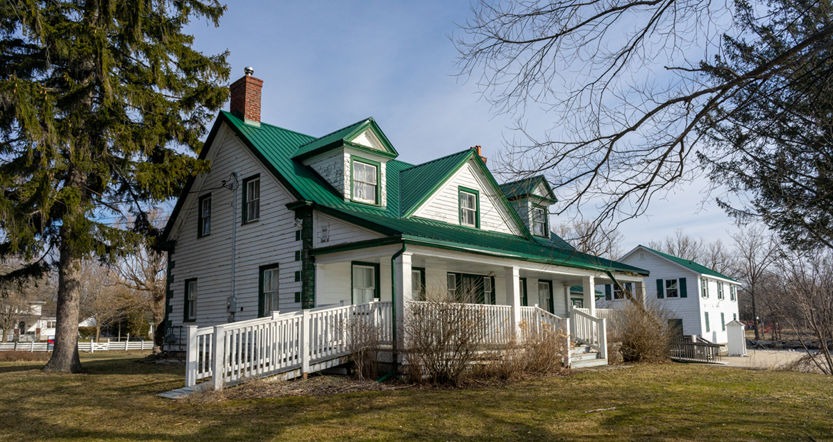 Image of Fairfield-Gutzeit House pre-renovation