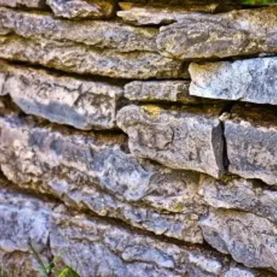 Dry stone wall