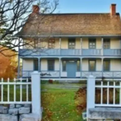 Front of Fairfield historic house 